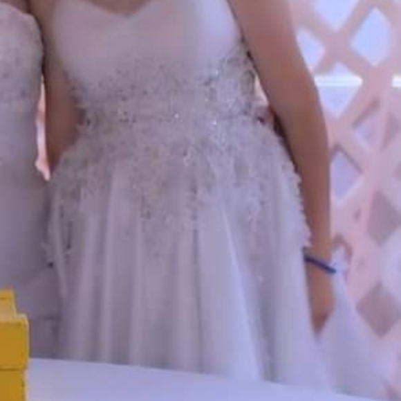 White formal/Dress - Picture 8 of 10